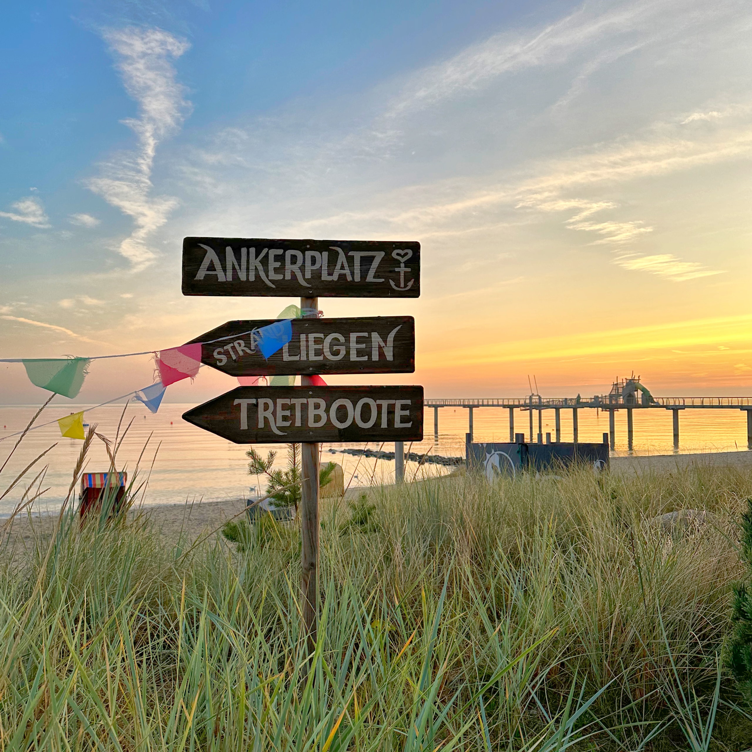 Dünen und Seebrücke in Niendorf